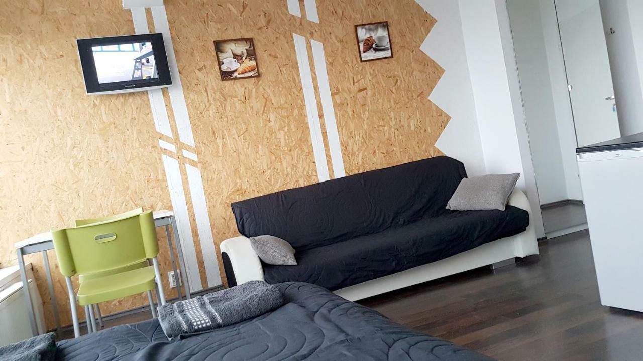 Walk Distance To Mokotow Business Park Apartment Warsaw Exterior photo