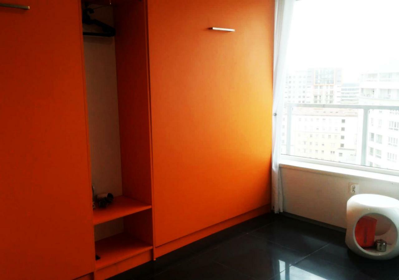 Walk Distance To Mokotow Business Park Apartment Warsaw Exterior photo