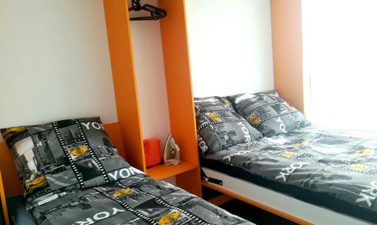 Walk Distance To Mokotow Business Park Apartment Warsaw Exterior photo