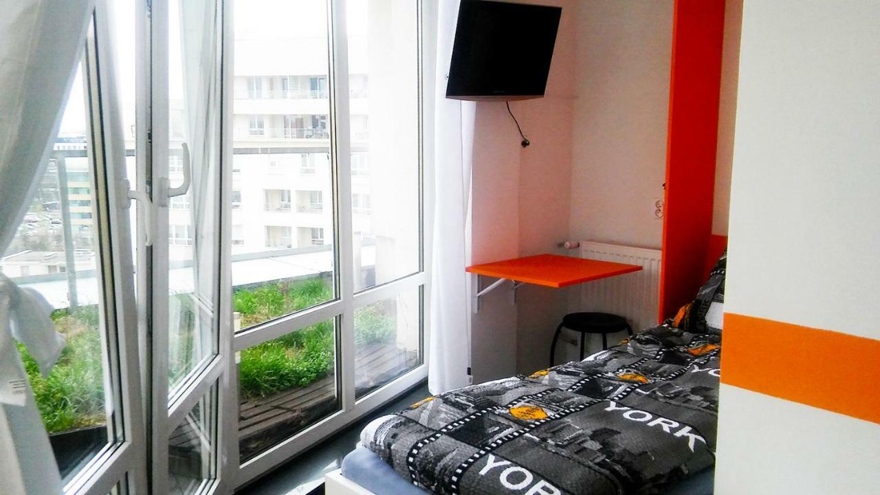 Walk Distance To Mokotow Business Park Apartment Warsaw Exterior photo
