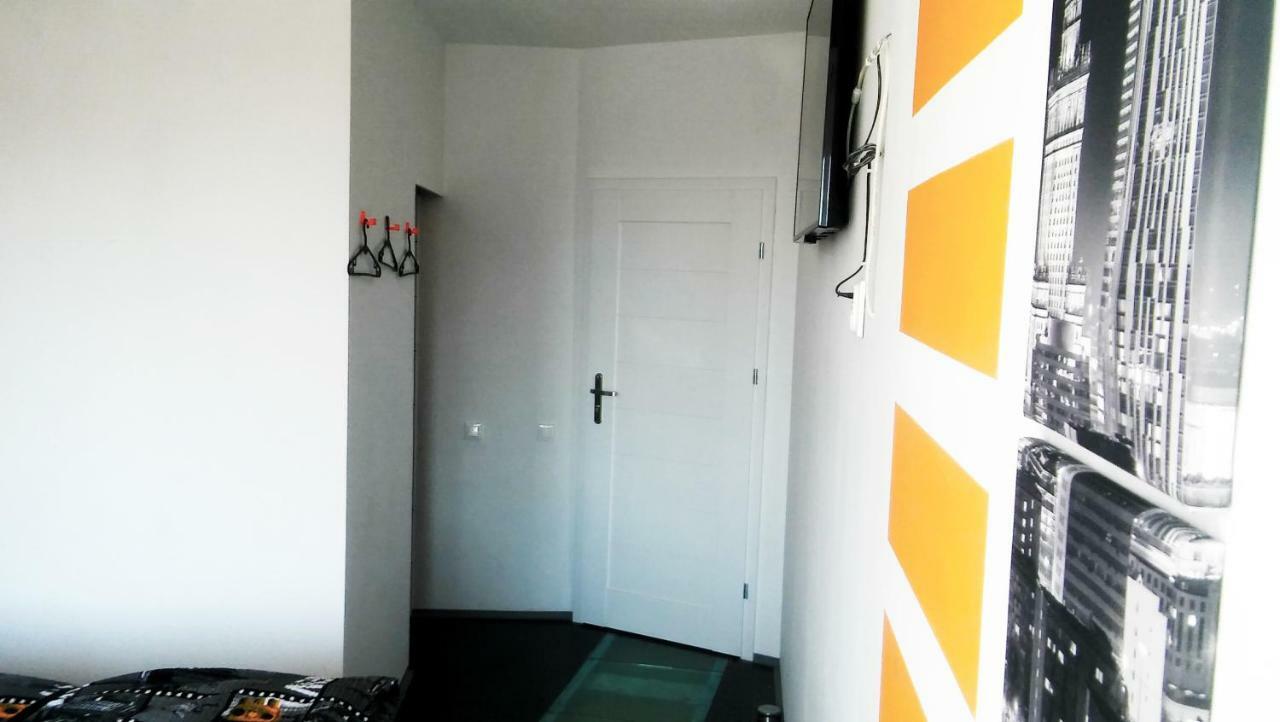 Walk Distance To Mokotow Business Park Apartment Warsaw Exterior photo