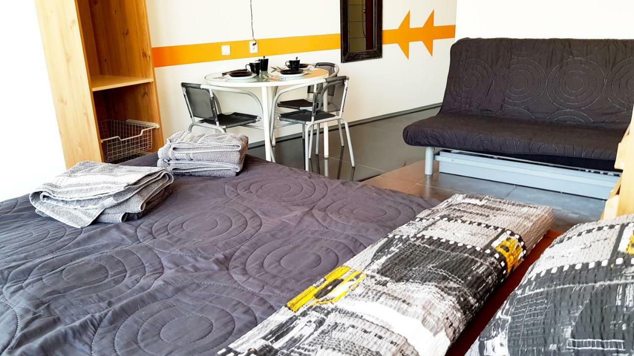 Walk Distance To Mokotow Business Park Apartment Warsaw Exterior photo